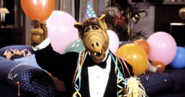 The Greatest Sci-Fi Sitcom Ever Made Needs a Reboot 40 Years Later