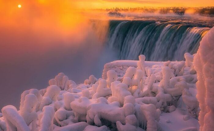 These 35 Top Photos From The 2026 Niagara Frozen Falls Contest Turn Niagara Into A Winter Dream