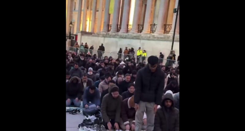 Top ‘Conservative’ Says Muslims Should Be Able to Pray at Historic Landmarks.