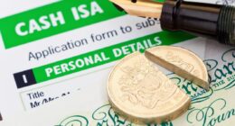 UK savings accounts and cash Isas reaches record high – with consumers urged to take advantage