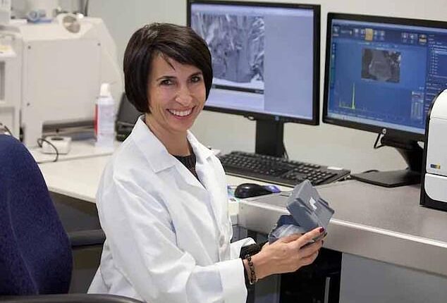 Avid hiker Monica Reza was out with two friends walking in California ¿s Angeles National Forest ten months ago when she vanished into thin air