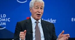 JPMorgan Chase CEO Jamie Dimon does not make business decisions when is 'tired' on Fridays