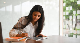 Wealthy Mom Sees House Help As Family Yet Makes Them Stay In Shed, Teen Calls Her Out For Hypocrisy