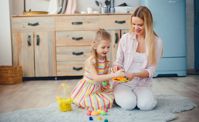 9YO Hurts Babysitter’s Fish And Mom Dismisses It, Babysitter Cuts Her Off And Suggests Therapy