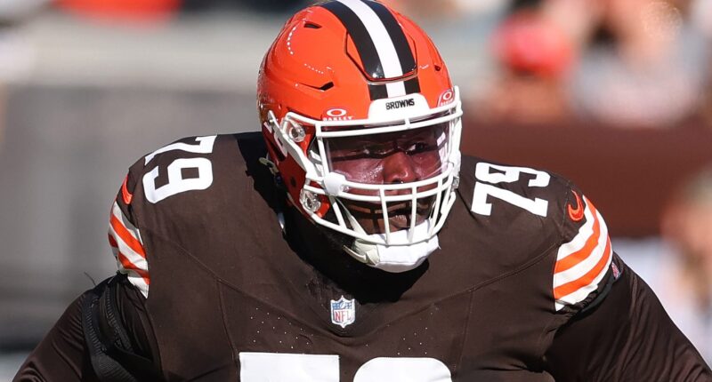 Browns Hand Big Pay Cut to Dawand Jones