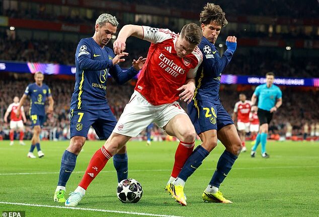 Wesley Sneijder joked that Arsenal's Champions League semi-final against Atletico Madrid should have been cancelled at half-time due to the quality on display