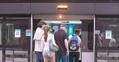 A regular Sydney train commuter recently shared their frustration over passengers who don’t remove their backpacks on busy carriages