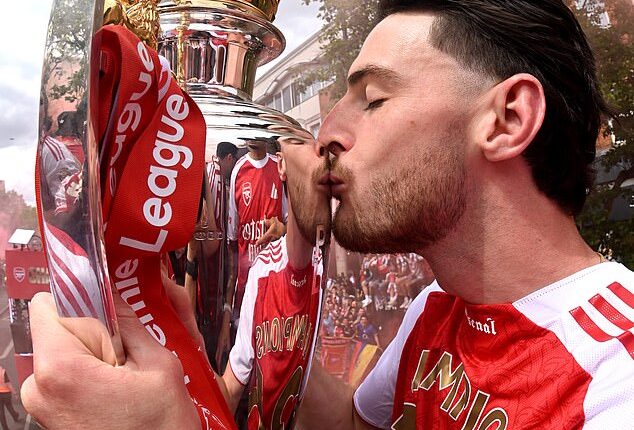 Declan Rice sent a warning to Arsenal's rivals at a packed Premier League title parade