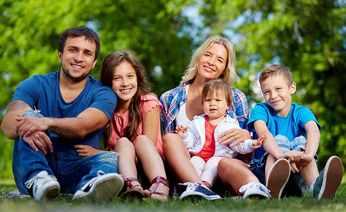 Guy Says GF Must “Submit” To Being A SAHM With Traditional Values, She Feels Lost And Trapped