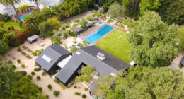 Here's The "Montecito" House That Was A Big Part Of The Most Recent "Hacks" (It's Actually In Malibu)