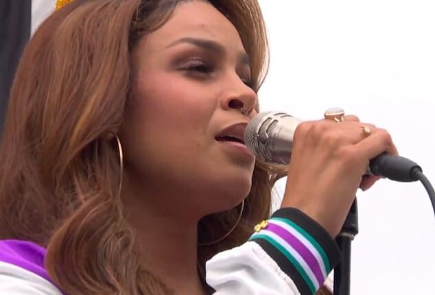 Jordin Sparks blew away the crowd at the Indianapolis 500 by singing the National Anthem