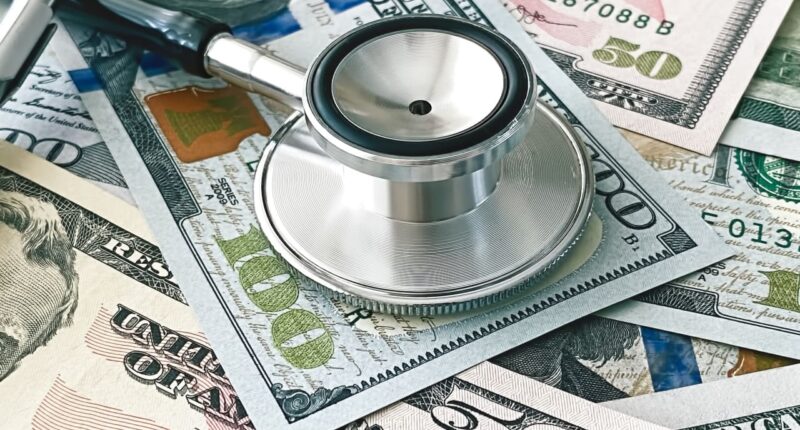 Insurance brokers are getting big commissions to keep retirees in Medicare Advantage plans