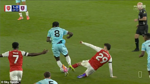 The German striker, who had given the Gunners the lead in the first half, leapt towards Ugochukwu and brought his boot down on the back of the former Chelsea midfielder's calf