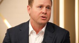 Los Angeles mayoral hopeful Spencer Pratt issued a blistering response to a report that he has been living in a fancy Bel Air hotel while campaigning