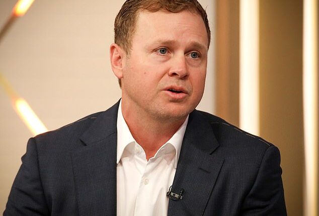 Los Angeles mayoral hopeful Spencer Pratt issued a blistering response to a report that he has been living in a fancy Bel Air hotel while campaigning