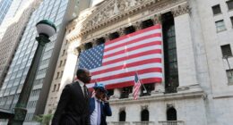 Oil rises, U.S. stock futures dip as Wall Street looks to extend its winning streak