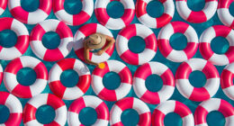 Poolside Photos With 1,000 Inner Tubes Bring Back 1960s Mediterranean Glamor – TVovermind