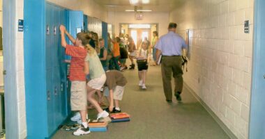 Public_middle_school_students_in_a_school_hallway_in_North_Carolina_06