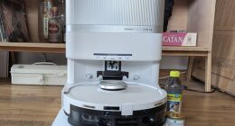 The Shark PowerDetect UV Reveal - complete with cleaning solution and an odour control puck