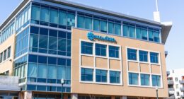 Snowflake’s stock is on fire as AI acceleration drives record product-revenue growth