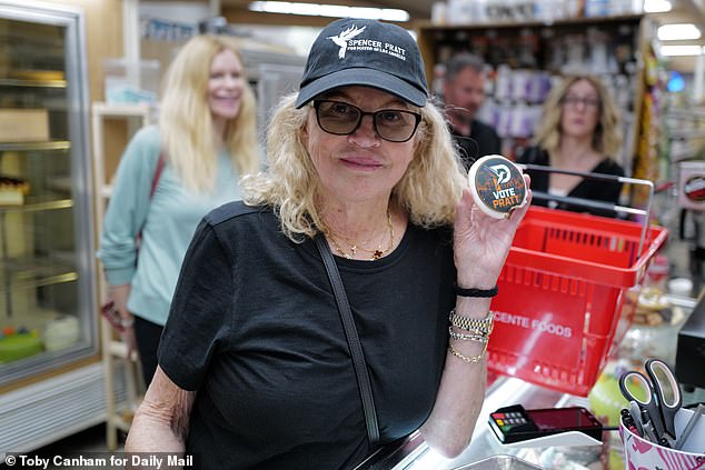 Spencer Pratt's mom, Janet, was among those who bought cookies supporting the reality star turned LA mayoral hopeful at the Vicente Foods grocery store in Brentwood