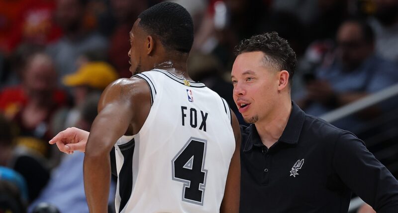 Spurs Coach Reveals De’Aaron Fox Injury Update