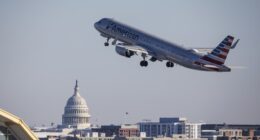 Starlink signs a new airline customer as it races to be the top in-flight internet provider
