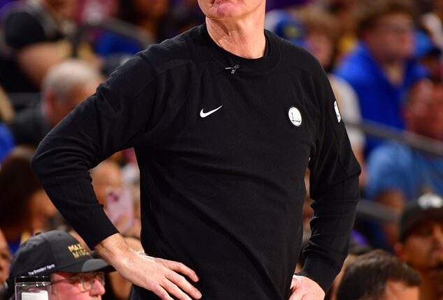 Steve Kerr is staying at Golden State Warriors, agreeing terms on a new two-year contract