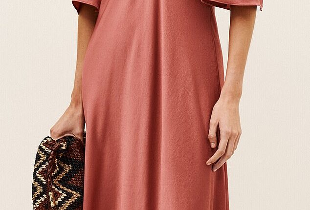 The ultimate guide to feeling confident about your arms this summer - from the unexpected slimming sleeve style to try, to the frumpy cover-up option that INSTANTLY ages you, by fashion expert LAURA CRAIK