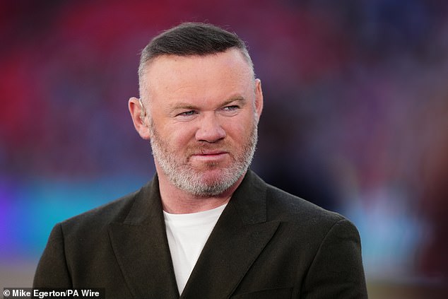 Wayne Rooney has urged Manchester United to make a quick decision on their next manager