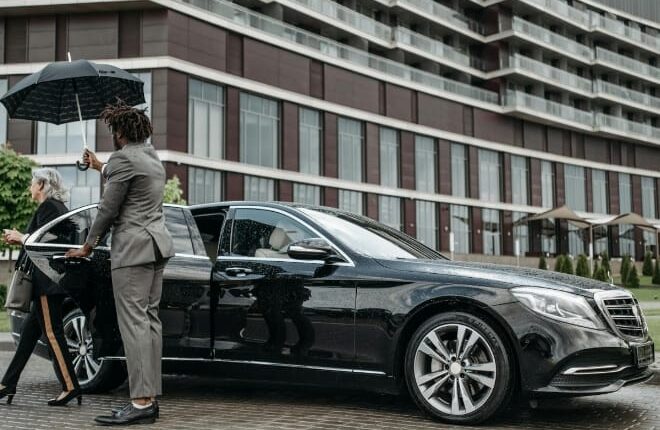 Why Discerning Travelers Choose Private Chauffeur Service in Paris (And What Sets the Best Apart)