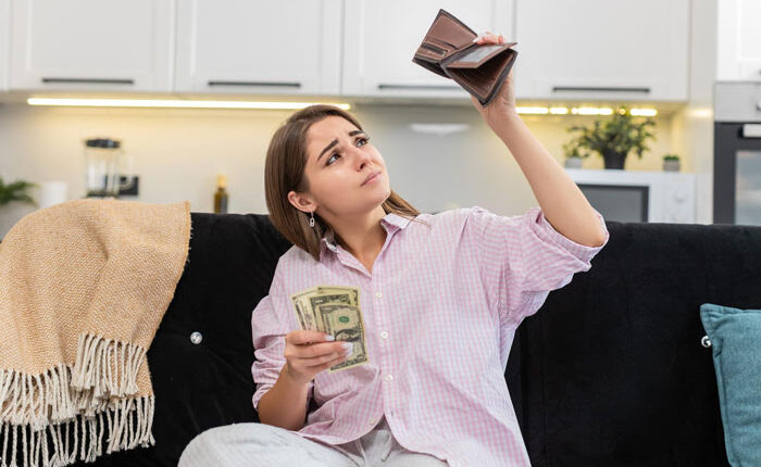 Woman Leeches Off Sick Dad For Years, Shamelessly Demands Half Of Inheritance He Left For Sister