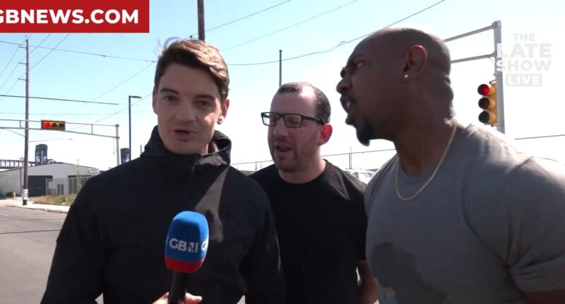 British Reporter Threatened With Violence by Crazed Anti-ICE Agitator. – The National Pulse