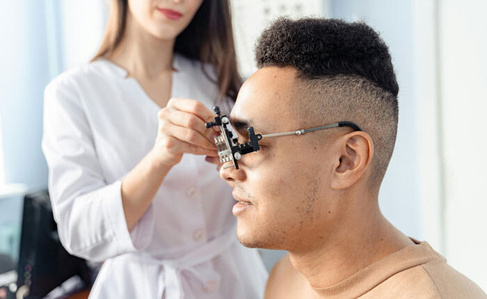 Customer Refuses To Listen To Licensed Optician, Discovers Why Experts Warned Him From The Start