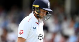 England collapsed in a heap on the final day to lose to New Zealand by 253 runs at the Oval
