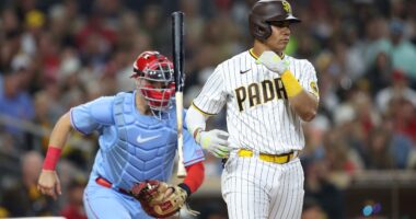 Five-Year Cardinals' Backstop Signs With Boston Red Sox