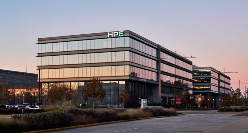 HPE’s stock soars toward record gain as earnings show a networking bonanza