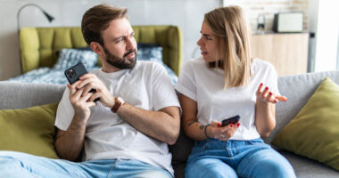 Hubby And Wife&rsquo;s Sis Text Privately And Spend Time Alone, Wife Gets Called Jealous For Speaking Up