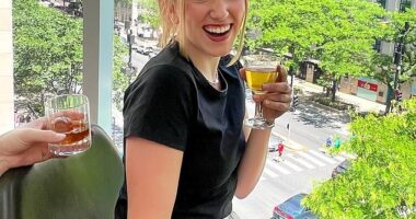 An American expat has identified yet another Australian culture shock after a four-word phrase left her three friends in shock at the pub