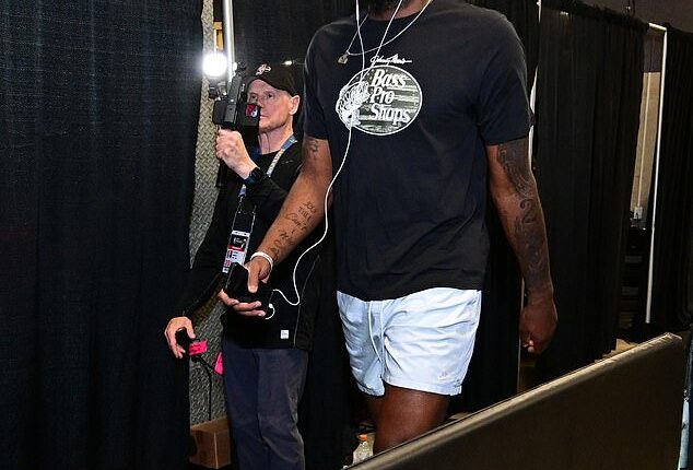 Knicks center and defensive menace Mitchell Robinson will be available against the Spurs for Game 1 of the NBA Finals. Here he is seen without a brace on his right hand on Wednesday