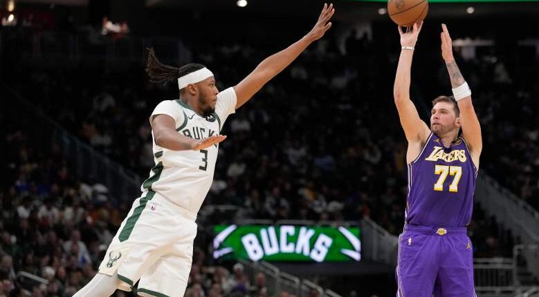 Los Angeles Lakers v Milwaukee Bucks