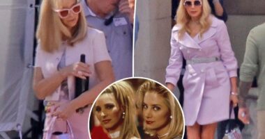 Lisa Kudrow and Mira Sorvino spotted filming 'Romy and Michele' sequel