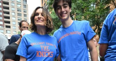 Mariska Hargitay's son wears punny shirt about his mom at Knicks parade
