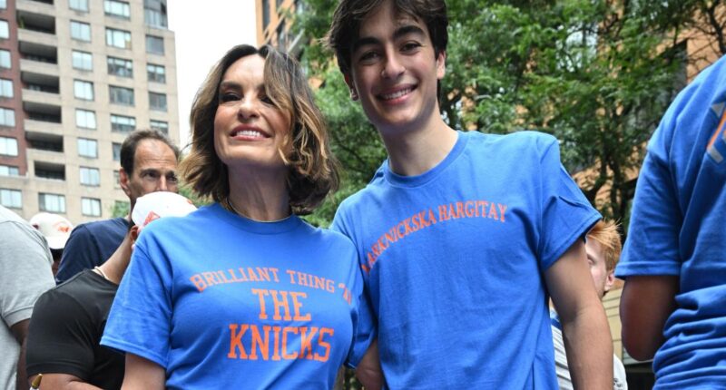 Mariska Hargitay's son wears punny shirt about his mom at Knicks parade