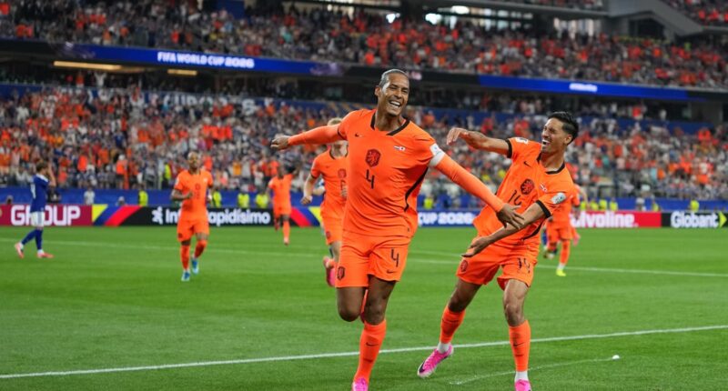 Netherlands vs Japan LIVE: Summerville wonder strike gives Oranje lead in World Cup thriller
