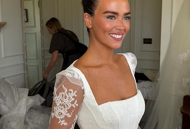 Leah Keane's hair stylist shared pictures of the bride on her Instagram page