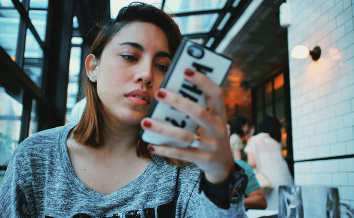 Woman Concerned As Fianc&eacute; Starts Acting Distant, Frantic After Finding Him On An Online Dating App