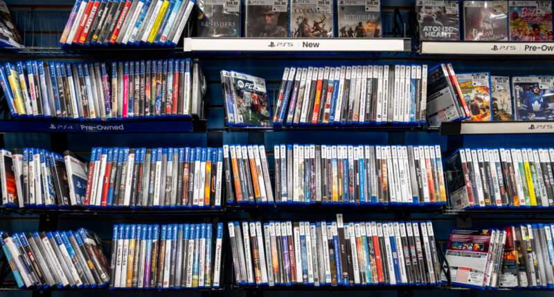 Gamer trades in $1,000 of physical discs at GameStop, days after Sony announces end of disc era