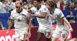 Harry Kane celebrates with Jude Bellingham and Anthony Gordon after scoring in the last round against DR Congo in Atlanta