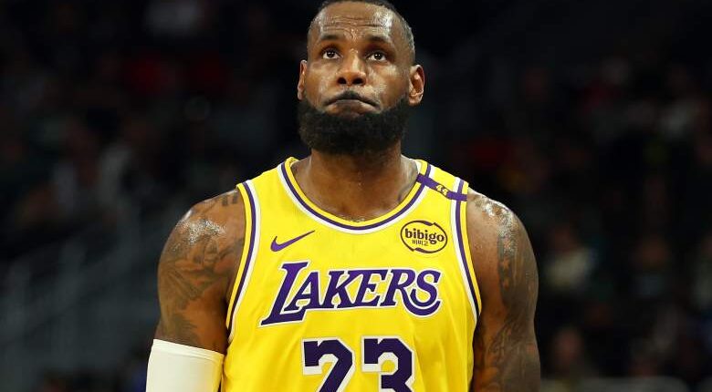 Los Angeles Lakers v Milwaukee Bucks